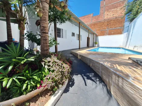 Alugar Casa / Padrão em Bauru. apenas R$ 3.000,00