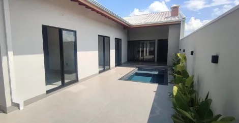 Alugar Casa / Padrão em Jaú. apenas R$ 690.000,00