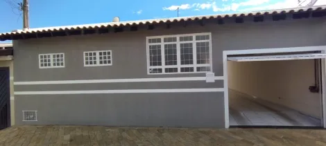 Alugar Casa / Padrão em Agudos. apenas R$ 365.000,00