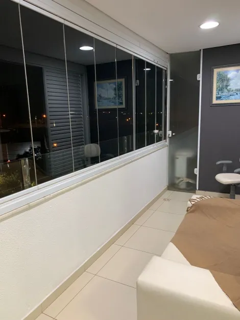 Excelente apartamento com 3 dormitórios - Saint Tropez