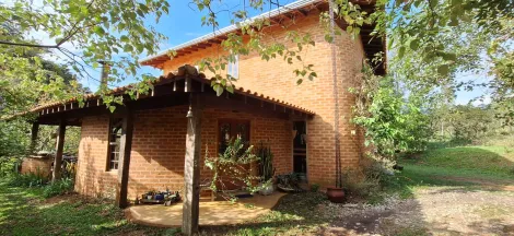 imagem 2 - Sobrado, com lareira, forno a lenha, quartos amplos e ventilados, um deles com ofurô imagem 2 - Sobrado, com lareira, forno a lenha, quartos amplos e ventilados, um deles com ofurô